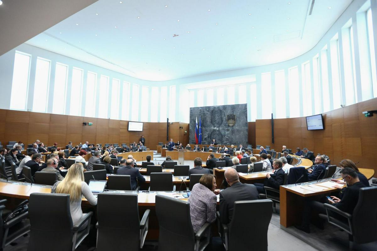 Državni zbor razpravlja o predlogu novele zakona o integriteti in preprečevanju korupcije. Foto: DZ/Barbara Žejavac