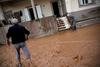 V poplavah v Grčiji umrlo najmanj 15 ljudi. Nekaj ljudi pogrešanih.