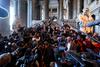 Puigdemont se (še) ne vrača v Španijo - belgijsko sodišče preložilo odločitev