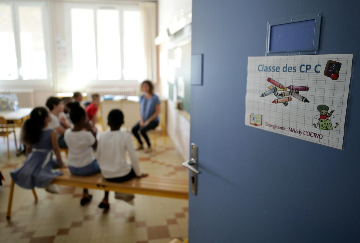 Somnologi si prizadevajo za poznejši začetek pouka. Foto: Reuters/Eric Gaillard