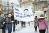 Foto: Zaradi nevplačila varščine dražbe Hostla Celica ni bilo, nasprotniki prodaje že prej protestirali