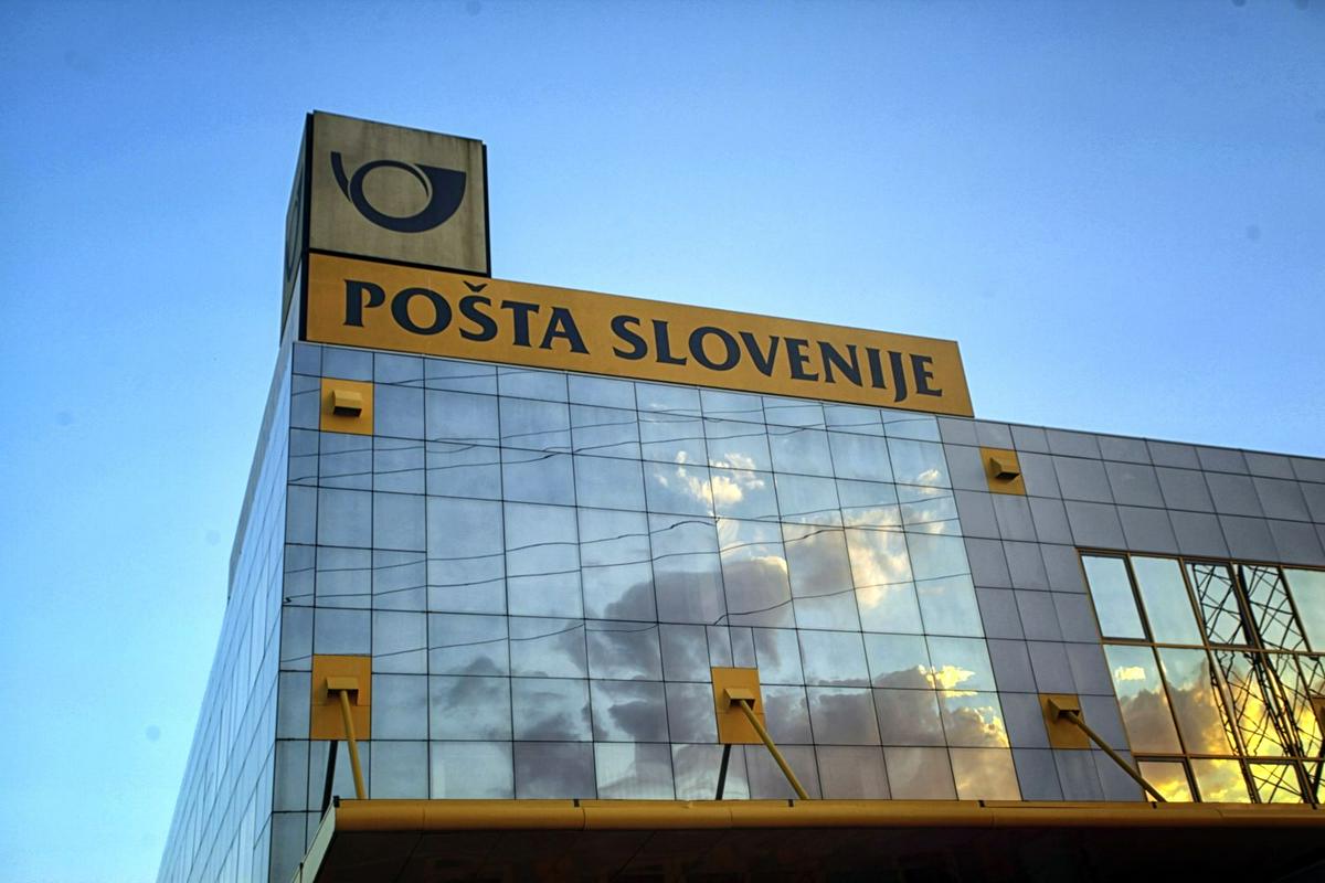 Poštni logistični center v Ljubljani. Foto: BoBo