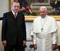 Papež Frančišek sprejel Erdogana in mu podaril angela miru