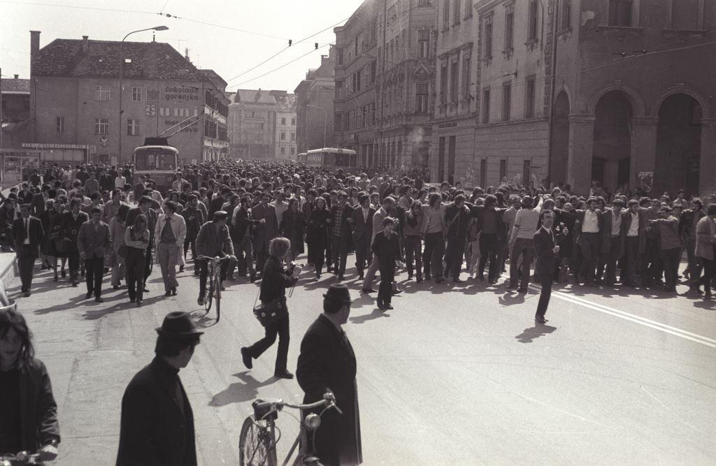 Študentske demonstracije aprila 1971. Foto: Osebni arhiv Goranke Kreačič/Žare Veselič