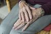 Podražitev domov za ostarele sprožila peticijo za dostojanstveno staranje
