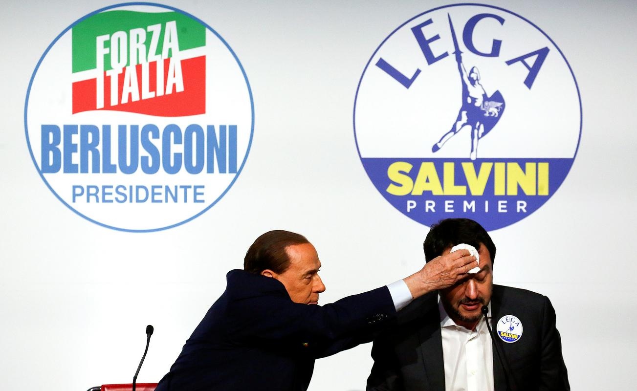 Berlusconi briše pot s čela Salvinija. Desnosredinski koaliciji po anketah kaže najbolje. Foto: Reuters