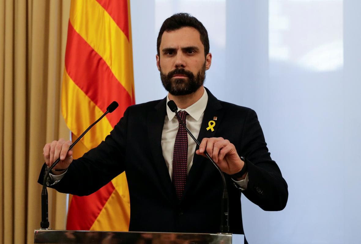 Predsednik katalonskega parlamenta Roger Torrent se mora zdaj odločiti med vztrajanjem pri Sanchezu, imenovanjem novega kandidata ali preložitvijo seje parlamenta. Foto: Reuters