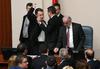 Makedonski parlament kljub vročekrvni opoziciji potrdil albanščino za drugi uradni jezik