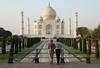 Indija turistom omejuje obisk Tadž Mahala