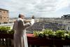 Papež v blagoslovu pozval k miru med Izraelci in Palestinci ter v Siriji in drugje