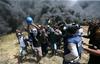 V novih protestih v Gazi Izrael ubil še devet Palestincev, tudi novinarja