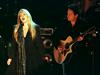 Drama v Fleetwood Macu: skupina tik pred turnejo odpustila kitarista