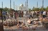 Neurje pri znamenitem Tadž Mahalu uničilo dva minareta