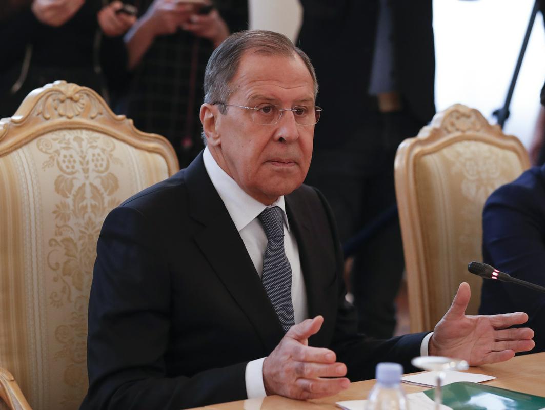 Ruski zunanji minister Lavrov trdi, da ima Moskva neizpodbitne dokaze o uprizoritvi kemičnega napada s pomočjo tuje obveščevalne službe. Foto: Reuters