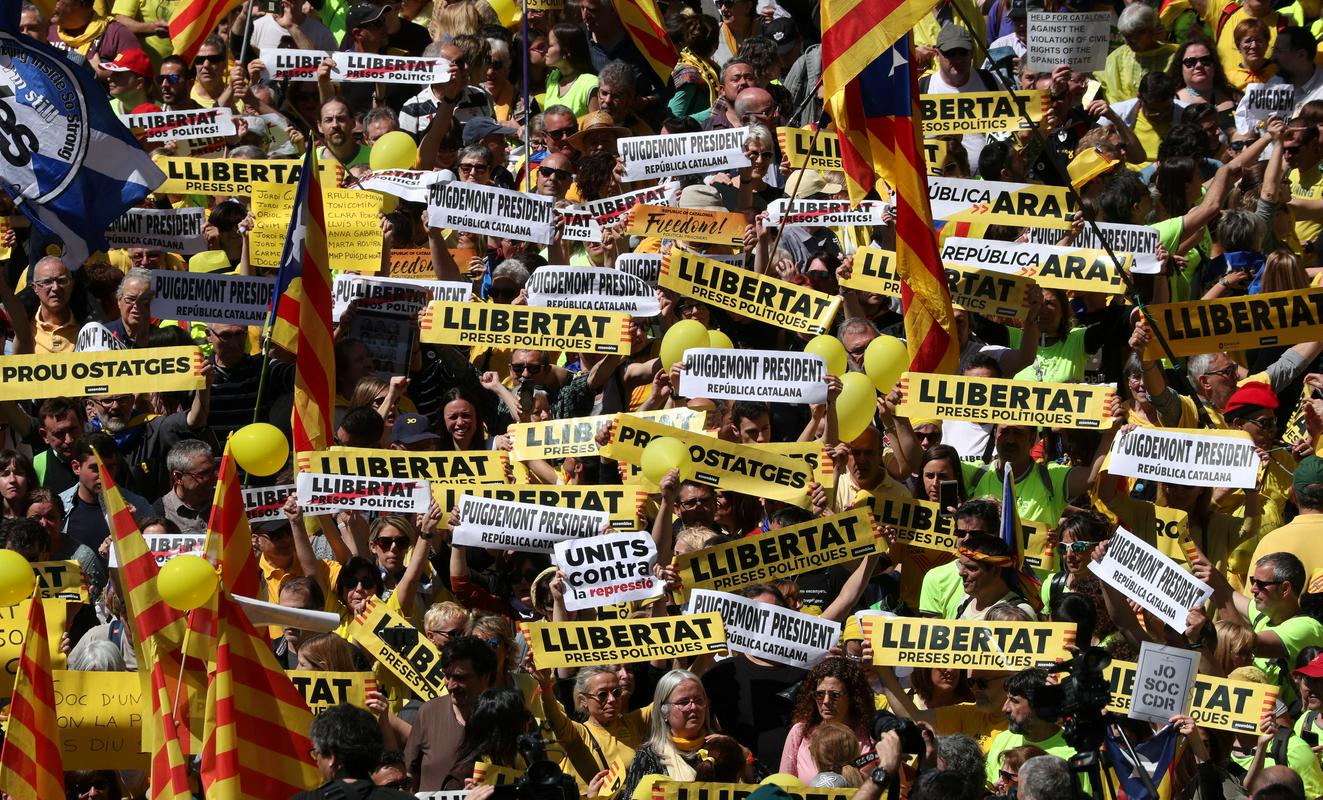 Po ocenah policije se je v Barceloni zbralo 315.000 ljudi. Foto: Reuters