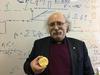 Video- in avdioznanost: Nobelovec slovenskih korenin, cepljenje in Hawkingova radiacija