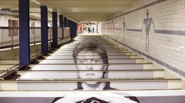 Ena izmed postaj newyorške podzemne železnice posvečena Davidu Bowieju