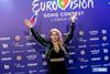 Foto in video: Številka 3! Lea Sirk med prvimi na odru finala Evrovizije.