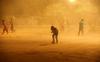 Foto: V divjanju peščenih viharjev v Indiji najmanj 39 žrtev
