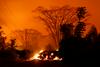 Foto: Lava iz ognjenika Kilauea uničuje zgradbe na svoji poti