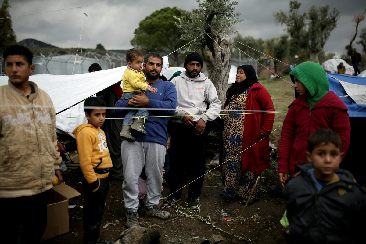 Kot posledica evropskega azilnega sistema je na tisoče beguncev zaprtih na grških otokih v nevzdržnih razmerah. Foto: Reuters