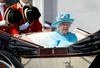 Foto: Neuničljiva britanska kraljica praznuje 92. rojstni dan