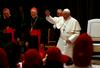 Papež Frančišek razrešil tri čilske škofe