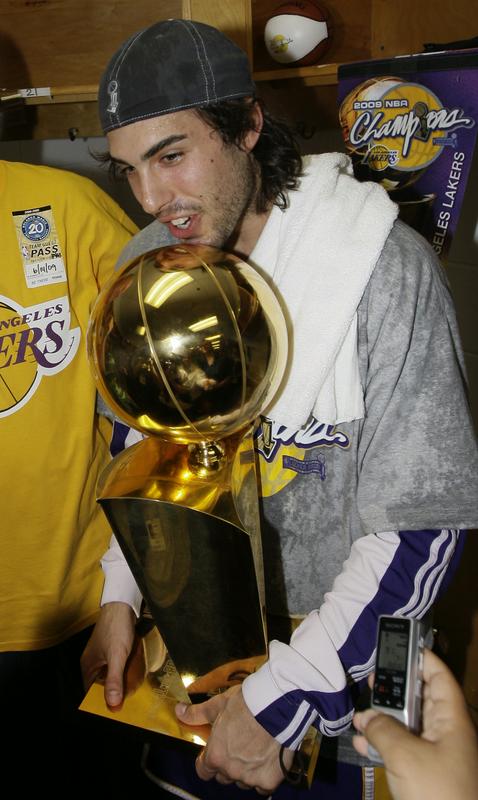 Deset sezon je bil Vujačić skupaj v Ligi NBA. Vmes se je vrnil v Evropo, poleg Lakersov pa je oblekel še dres New Jerseyja, Clippersov in New Yorka. Foto: AP