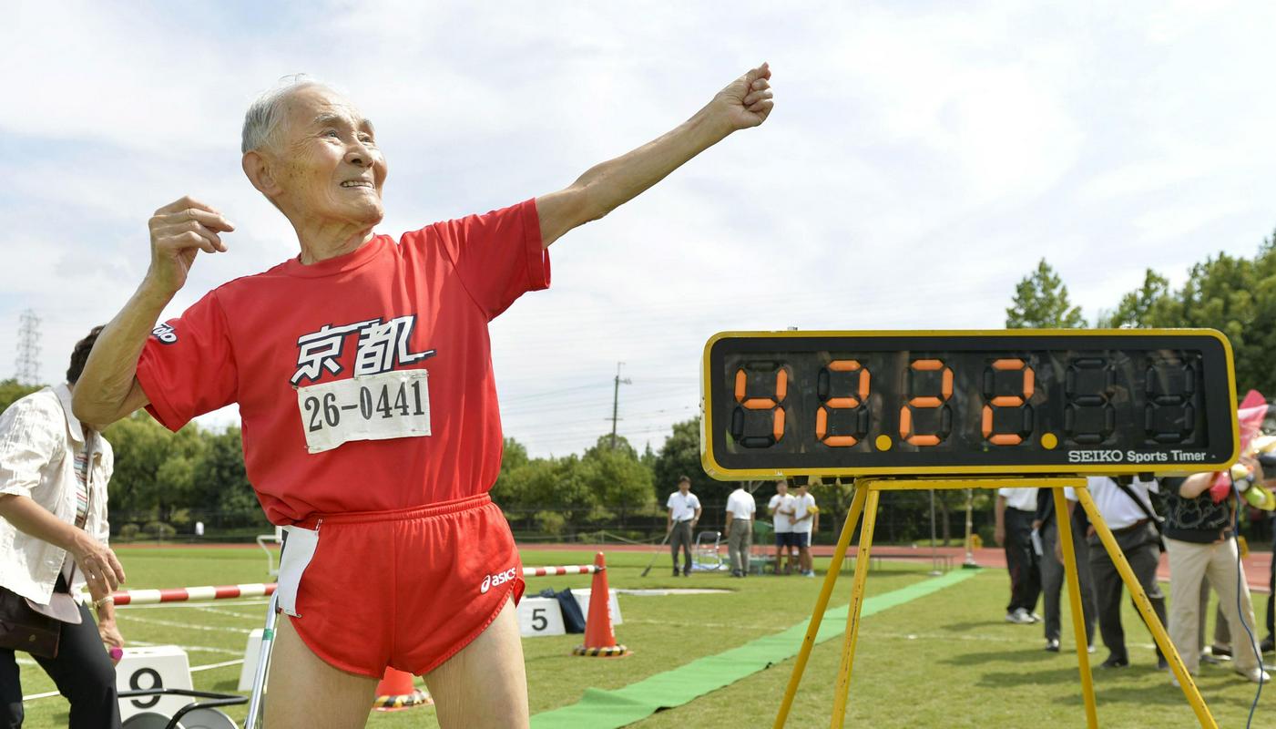 Japonska je država z največ stoletniki. Hidekiči Mijazaki je leta 2015 postavil svetovni rekord na 100 metrov v kategoriji nad 105 let. Foto: Reuters