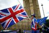 V Veliki Britaniji začel veljati ključni zakon o brexitu