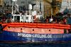 Ladja Lifeline na Malti - prebežniki v sedem držav, ladja zasežena