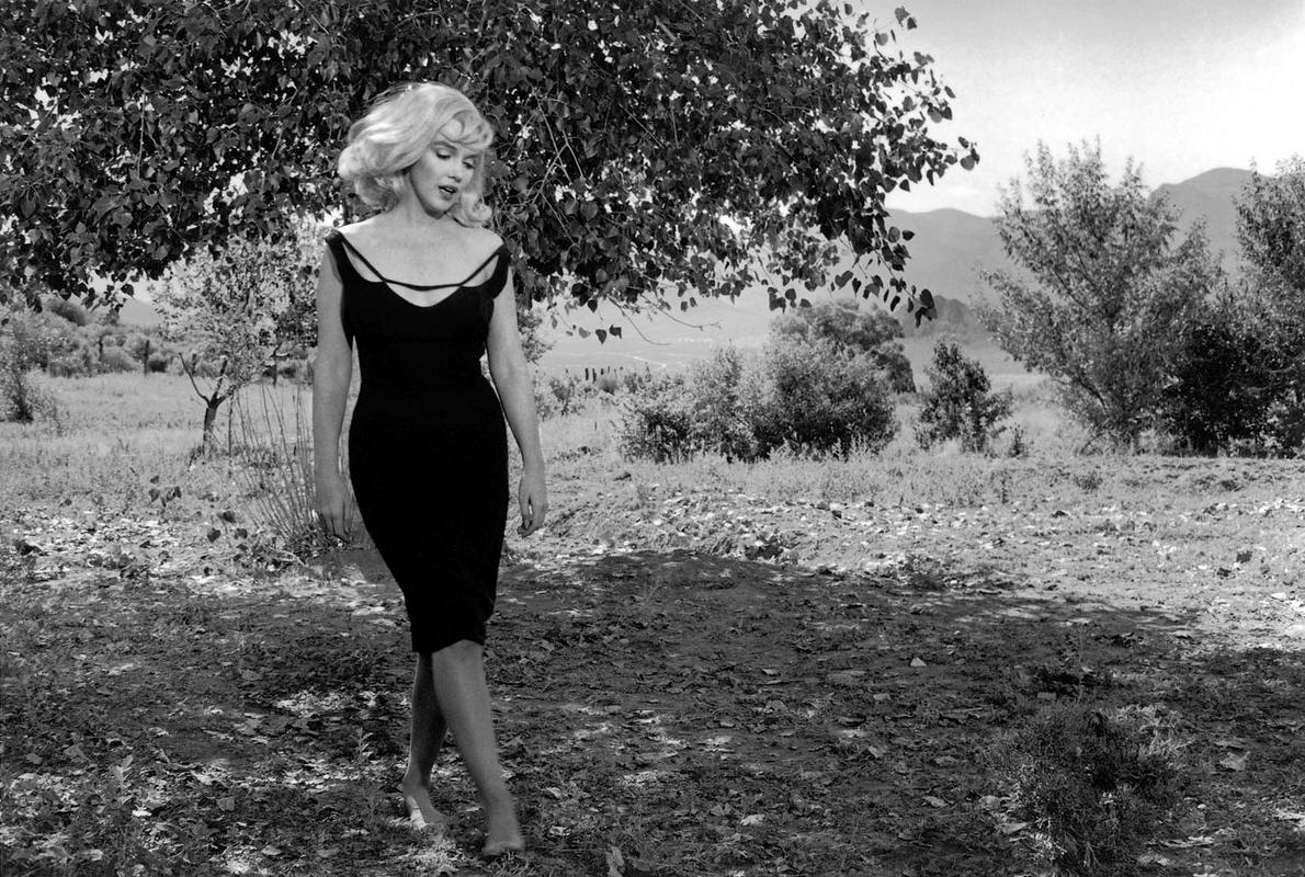 Za agencijo Magnum je fotografirala na različnih filmskih prizoriščih. Danes znamenita fotografija Marilyn Monroe je nastala med snemanjem filma The Misfits (Neprilagojeni) v Renu, Nevadi. Foto: avtorske pravice: © Inge Morath / Magnum Photos / FOTOHOF archiv
