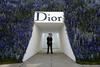 Retrospektiva Christiana Diorja, ki je leta 1947 spremenil modo z 
