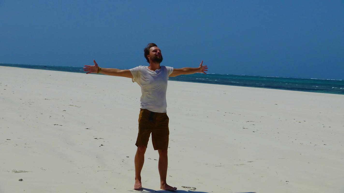 Zadnji posnetek mojega popotovanja je nastal na čudoviti plaži v Kilifiju v Keniji. Se vidimo! Foto: Jan Konečnik