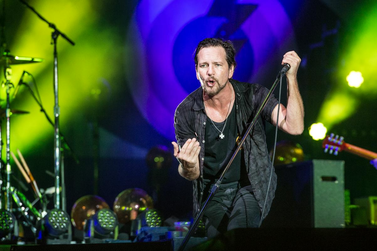 Tudi legendarni grungeskupini Pearl Jam je novi koronavirus prekrižal številne načrte – letos so po sedmih letih izdali nov album in ga namenili predstaviti na turneji in kot zvočno izkušnjo po kinematografih. Foto: AP