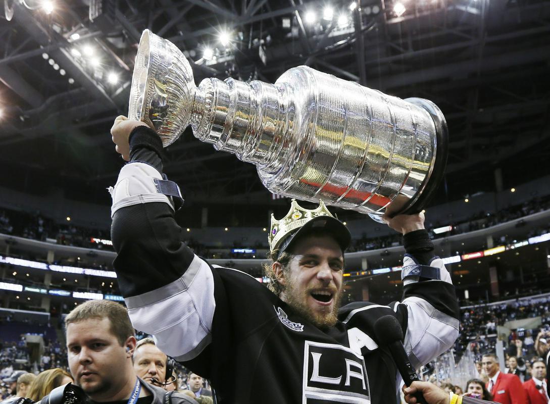 Anže Kopitar je leta 2012 dosanjal sanje - z Los Angelesom je osvojil Ligo NHL, ta želja ga še vedno žene naprej. Foto: Reuters