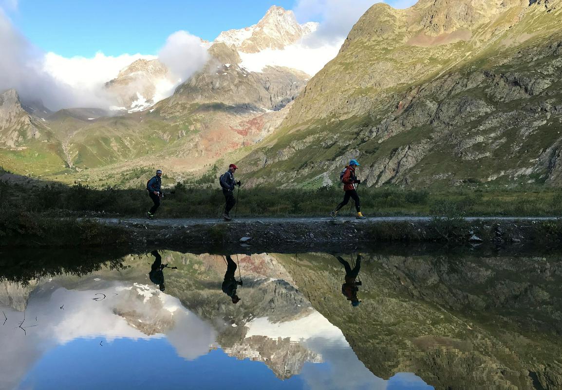 Mont Blanc mika (pre)številne alpiniste in turiste. Foto: Reuters
