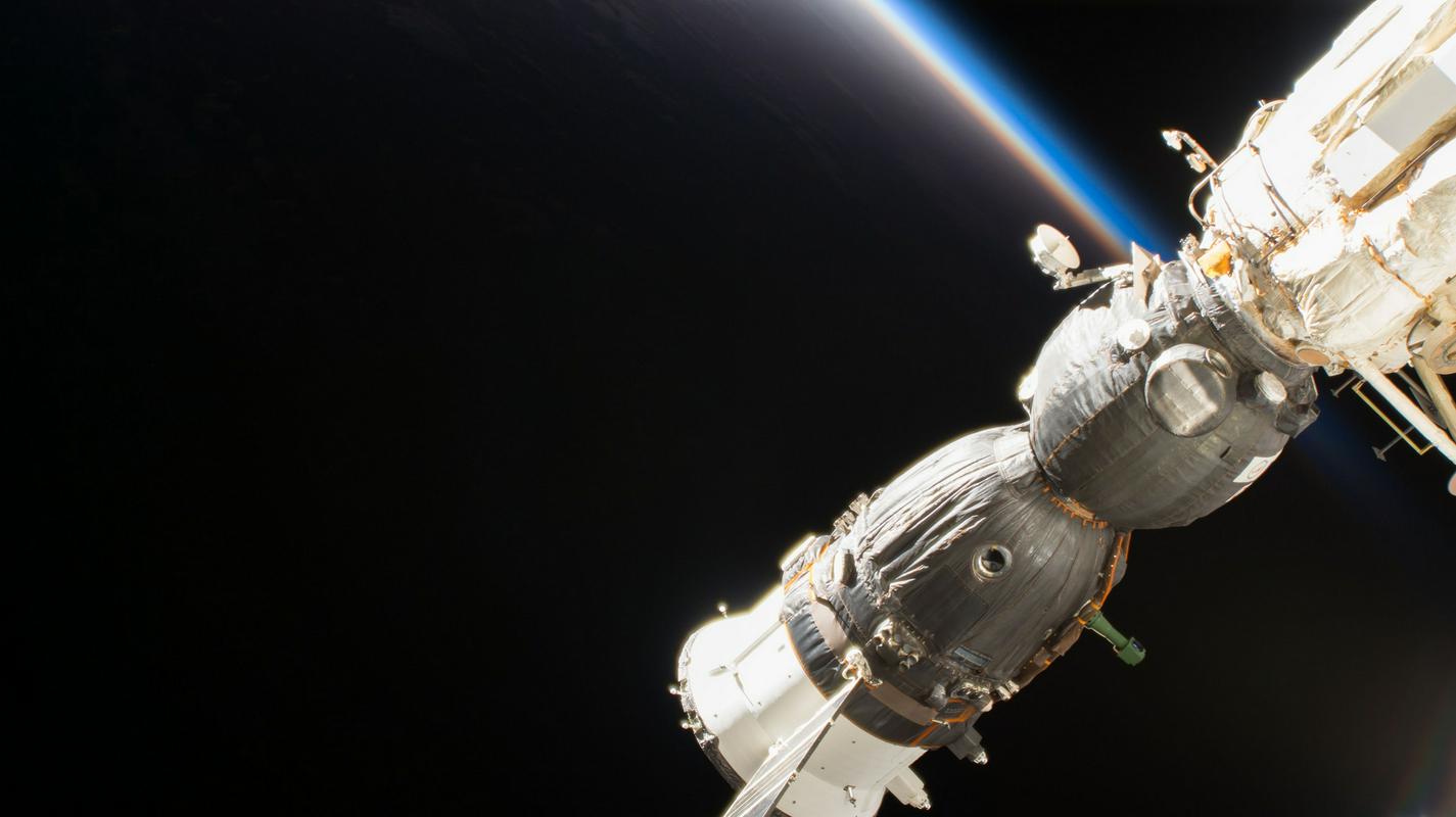 Vesoljsko plovilo Sojuz MS-09, priključeno na Mednarodno vesoljsko postajo (MVP) 24. junija 2018. Foto: Nasa