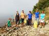360 prostovoljcev čistilo obalni pas od Debelega rtiča do Seče