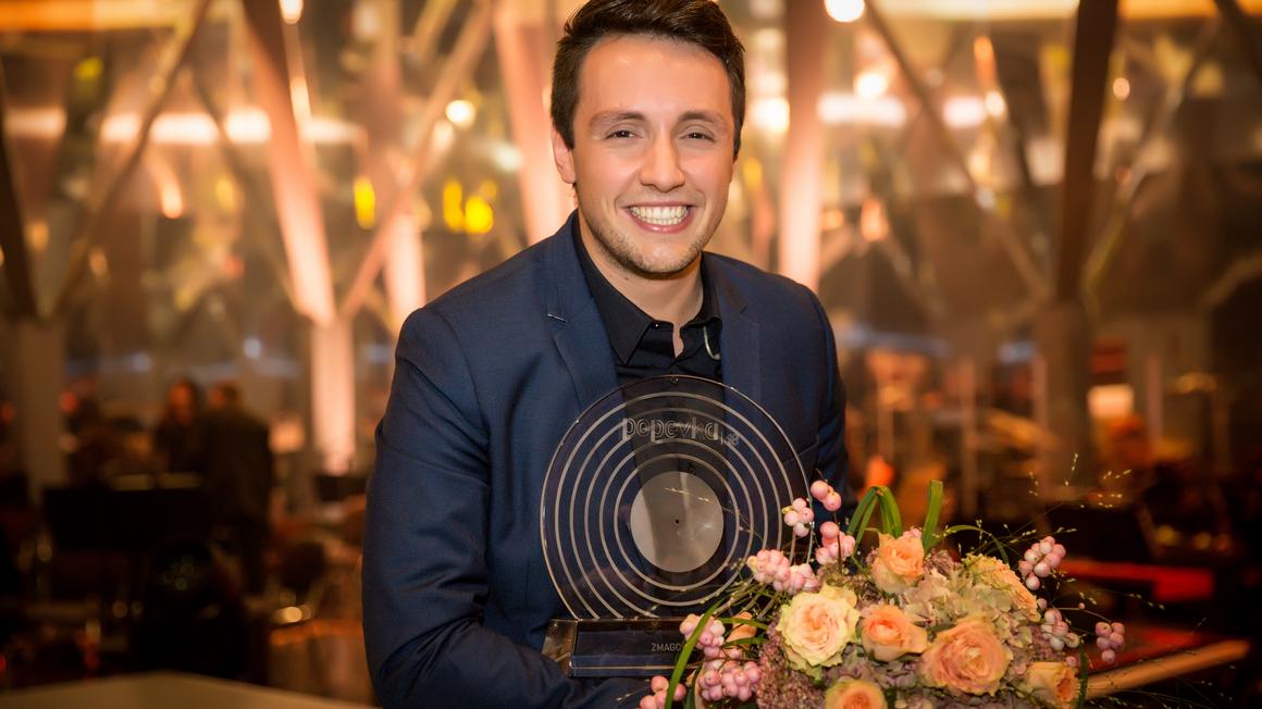 Zmagovalec Popevke 2018 je Alex Volasko s pesmijo Če pomlad nikoli več ne pride. Foto: Žiga Culiberg Foto: SOJ RTV SLO/Žiga Culiberg