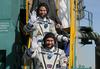 Težave Sojuza po izstrelitvi, a astronavta sta živa in zdrava