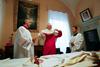 Zaradi prikrivanja spolnih zlorab odstopil ameriški kardinal