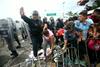 Begunsko karavano na poti v ZDA zaustavili na meji med Mehiko in Gvatemalo