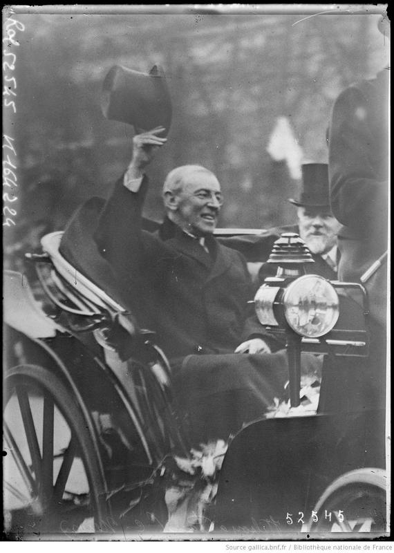 Ameriški predsednik Woodrow Wilson je načrtoval, da bo sedež Društva narodov postavil v neodvisno Reško republiko, ki bi takšna ostala za vekomaj (fotografija s pariške mirovne konference). Foto: Bibliotheque nationale de France/www.europeana.eu