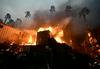 Malibu v plamenih: Požar pogoltnil vile Gerarda Butlerja, Robina Thickeja, Miley Cyrus