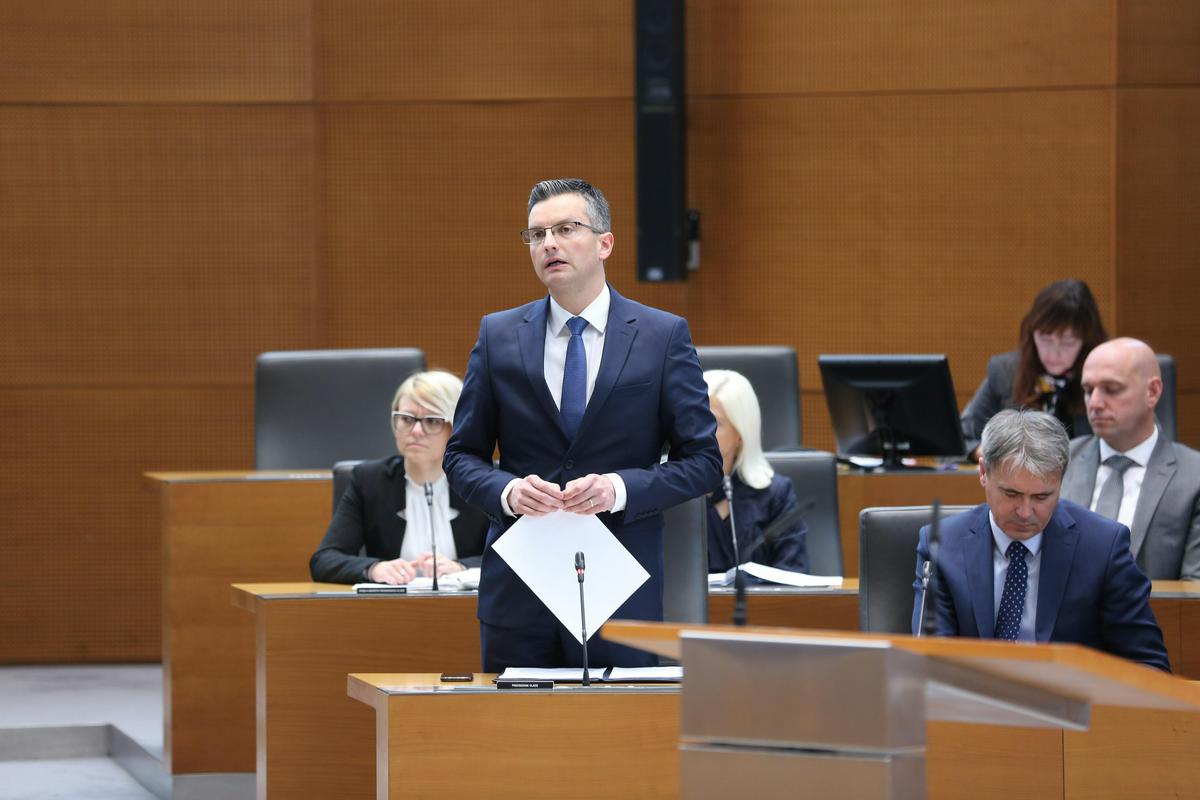 Premier Marjan Šarec je odgovarjal na poslanska vprašanja. Foto: DZ/Borut Peršolja