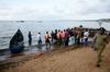 Smrtne žrtve v potopu preobremenjene ladje na Viktorijinem jezeru