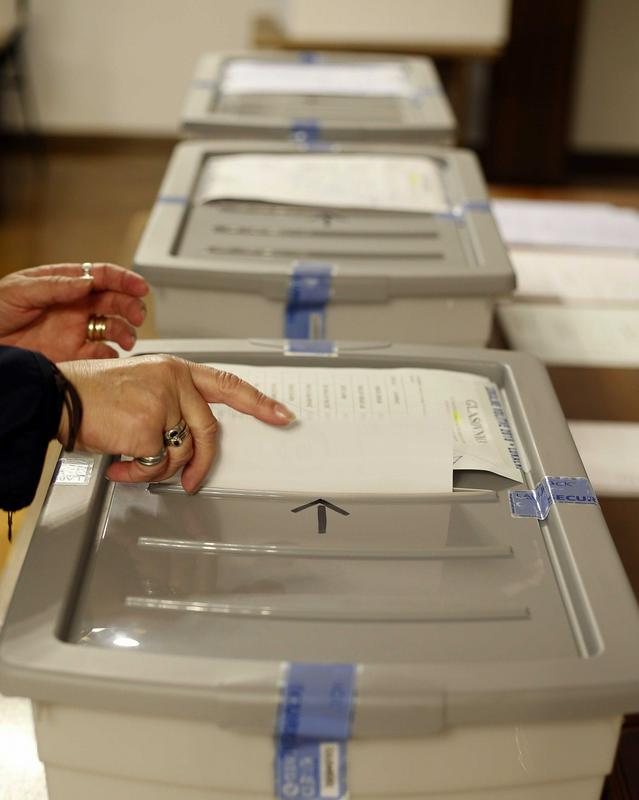 V drugem krogu decembrskih županskih volitev v Kopru je zaradi neosveževanja spletne aplikacije ministrstva za javno upravo nastala zmeda pri ugotavljanju volilnega izida v Kopru.  Foto: BoBo