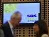Anketa: SDS ostaja na vrhu, vladi najboljša ocena do zdaj