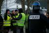 Francoska vlada ugodila zahtevam policistov po višjih plačah